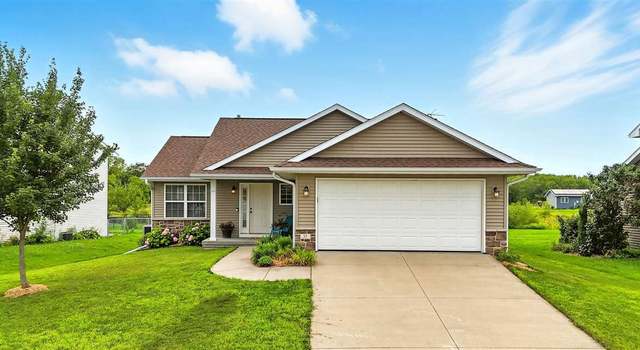 Photo of 35 Thistle Ct, Iowa City, IA 52240