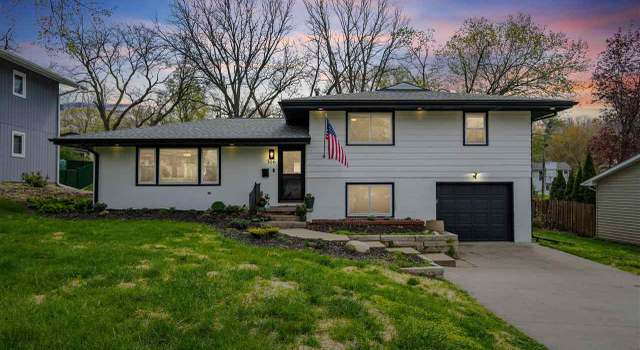 Photo of 306 Windsor Dr, Iowa City, IA 52245