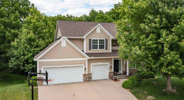 Photo of 2106 Glen Oaks Knl, Coralville, IA 52241