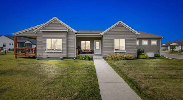 Photo of 760 River Bend Ln, North Liberty, IA 52317