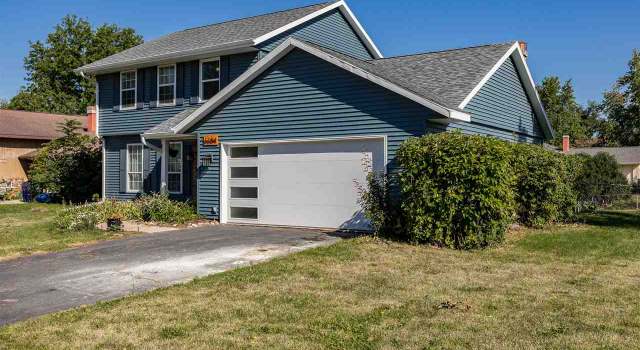 Photo of 6604 Boulder Dr, Cedar Rapids, IA 52405