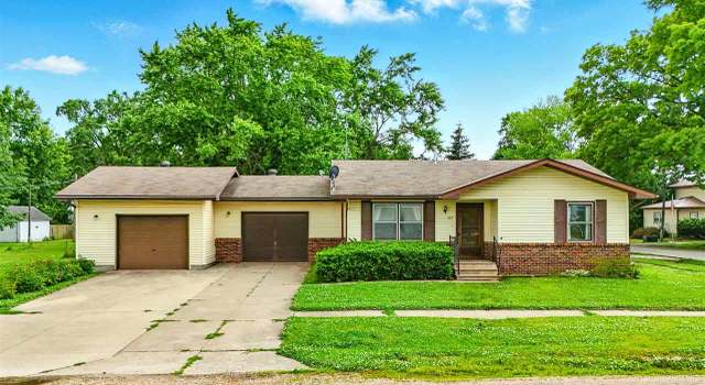 Photo of 107 N Mechanic St, Brighton, IA 52540