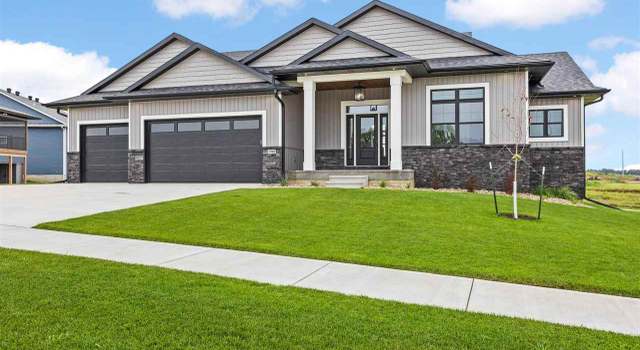 Photo of 1708 Green Oak Cir, Tiffin, IA 52340