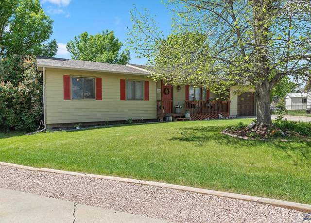 Property at 3111 Dry Creek Ct, Rapid City, SD 57703, 4 beds, 2 baths