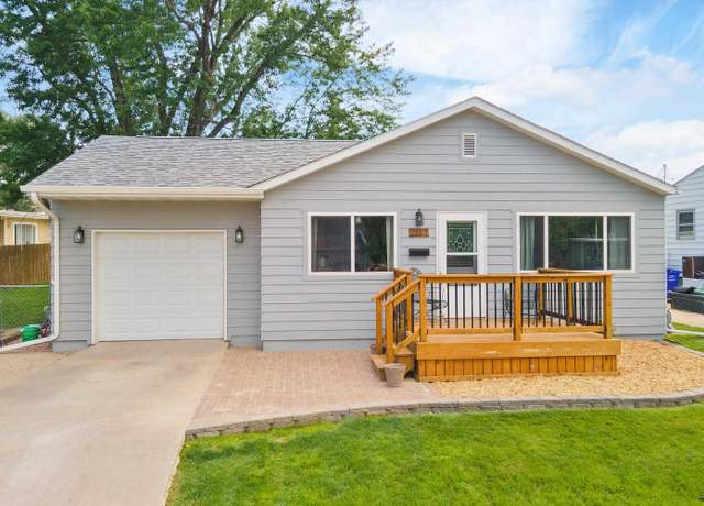 Property at 2137 Maywood Dr, Rapid City, SD 57701, 3 beds, 1 bath