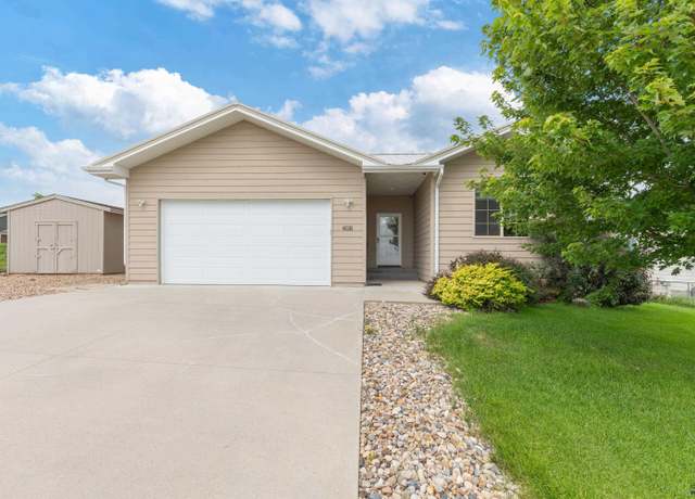 Property at 408 Field View Dr, Rapid City, SD 57701, 3 beds, 2 baths