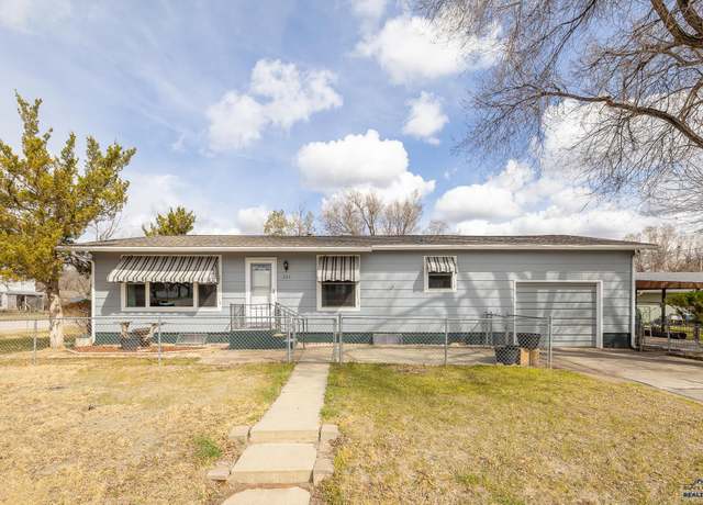 Property at 201 S 20th St, Hot Springs, SD 57747, 2 beds, 2 baths