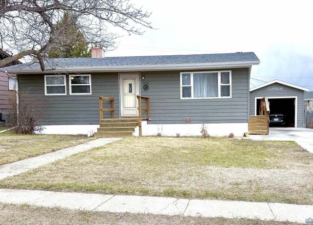 Property at 304 10th Ave, Edgemont, SD 57735, 4 beds, 2 baths