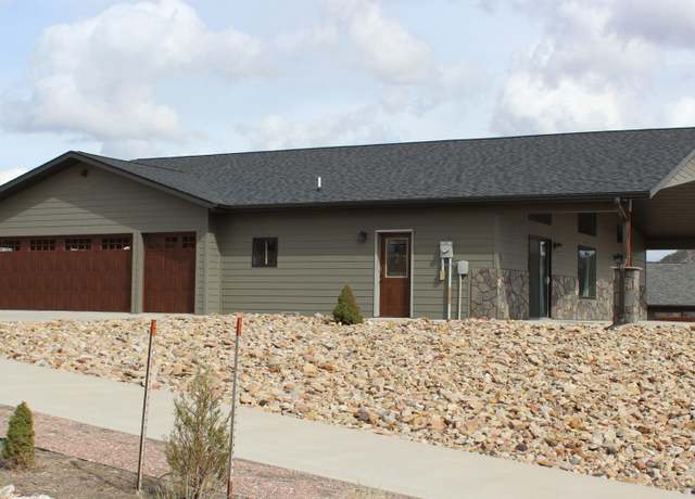 Property at 307 Meadowlark Dr, Hot Springs, SD 57747, 3 beds, 2 baths
