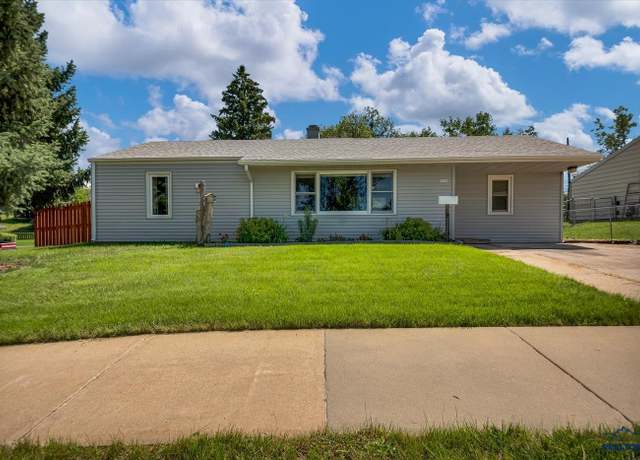 Property at 2402 Willow Ave, Rapid City, SD 57701, 3 beds, 1 bath