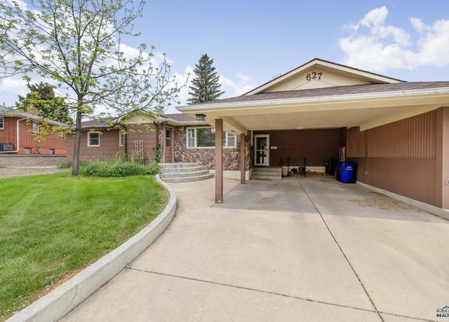 Property at 627 43rd Ct, Rapid City, SD 57702, 5 beds, 3 baths