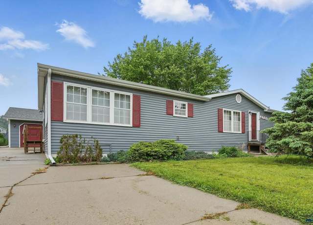 Property at 3701 Champion Dr, Rapid City, SD 57701, 3 beds, 2 baths