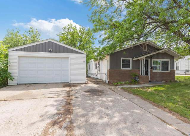 Property at 39 Fairmont Blvd, Rapid City, SD 57701, 3 beds, 1 bath