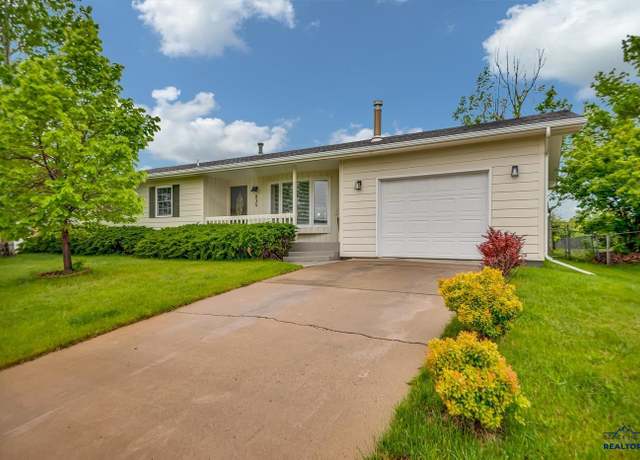 Property at 835 E Elk St, Rapid City, SD 57701, 4 beds, 2 baths