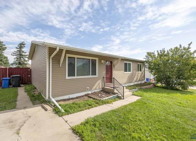 Property at 4 Idlewood Dr, Rapid City, SD 57701, 3 beds, 2 baths