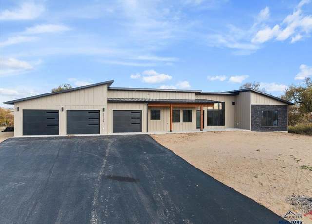 Property at 11126 Wagon Box Dr, Belle Fourche, SD 57717, 4 beds, 3 baths