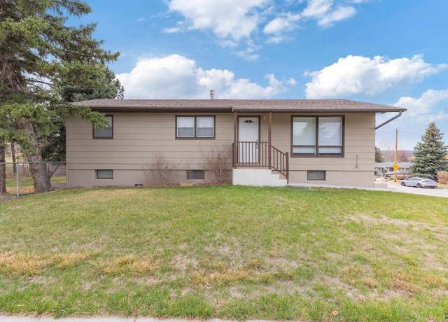 Property at 2601 Cameron Dr, Rapid City, SD 57702, 6 beds, 2 baths