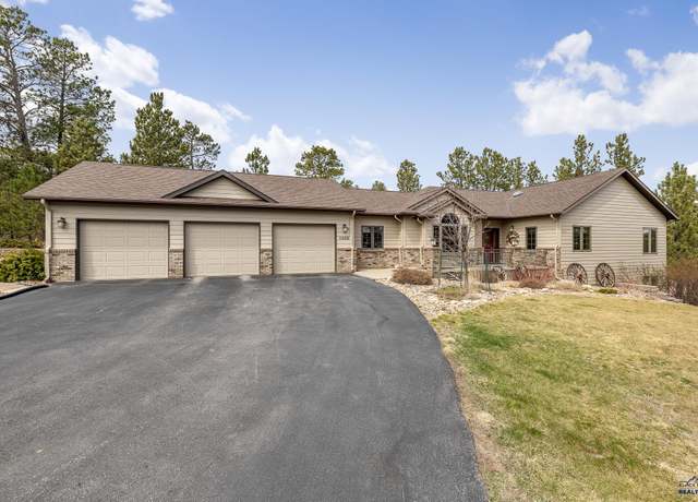 Property at 5400 Pinedale Cir, Rapid City, SD 57702, 4 beds, 3.5 baths