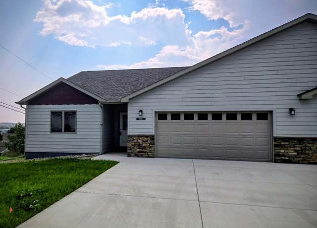 Property at 3051 Hoefer Ave, Rapid City, SD 57701, 3 beds, 2 baths