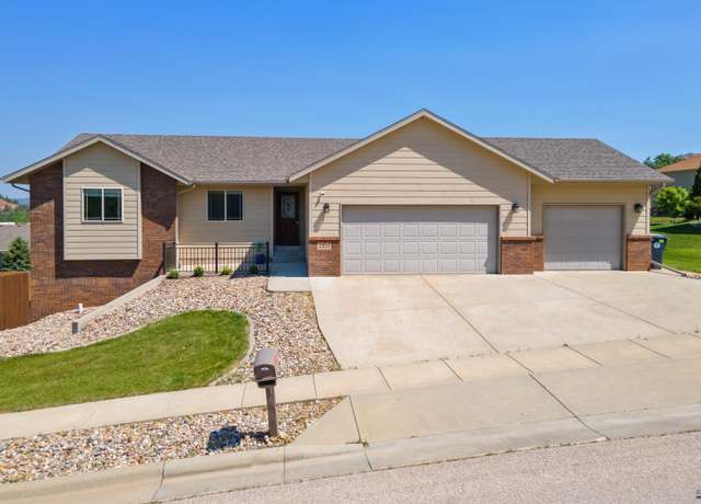 Property at 2934 Motherlode Dr, Rapid City, SD 57702, 5 beds, 3 baths