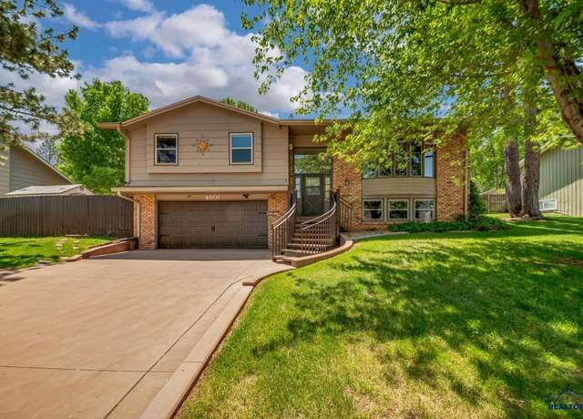 Property at 4801 Steamboat Cir, Rapid City, SD 57702, 3 beds, 2.5 baths
