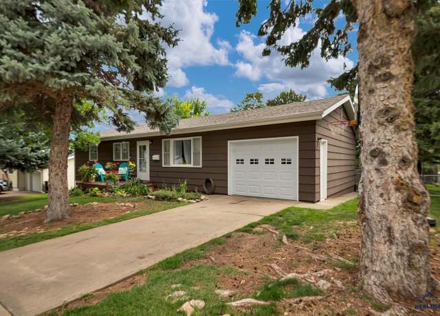 Property at 914 Pinedale Dr, Spearfish, SD 57783, 4 beds, 2 baths