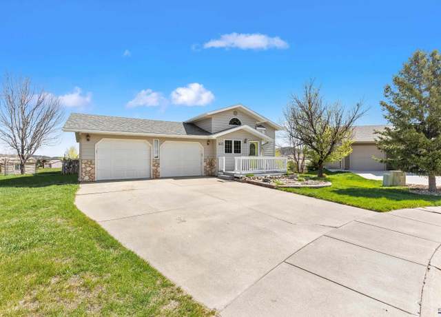 Property at 1613 Elk Ct, Sturgis, SD 57785, 4 beds, 3 baths