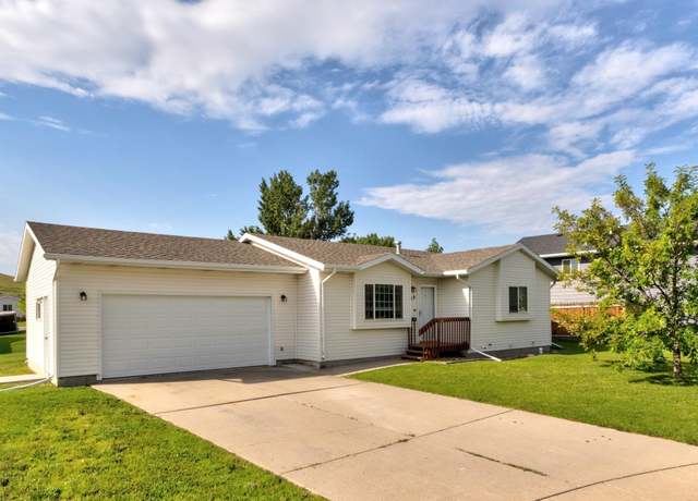 Property at 119 Soldier Field Ct, Rapid City, SD 57701, 4 beds, 2 baths