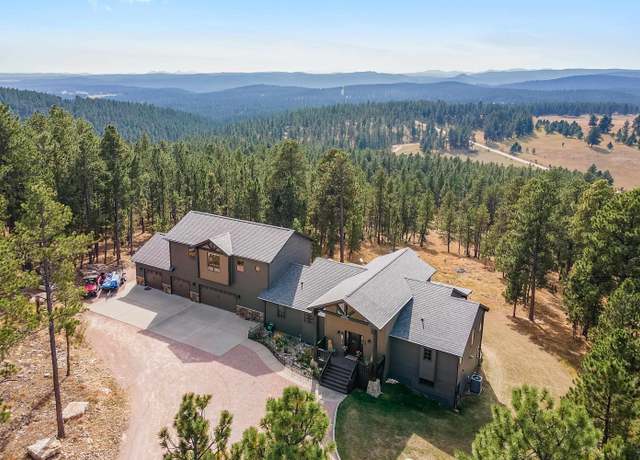 Property at 8000 Meadow View Ct, Rapid City, SD 57702, 4 beds, 2.5 baths