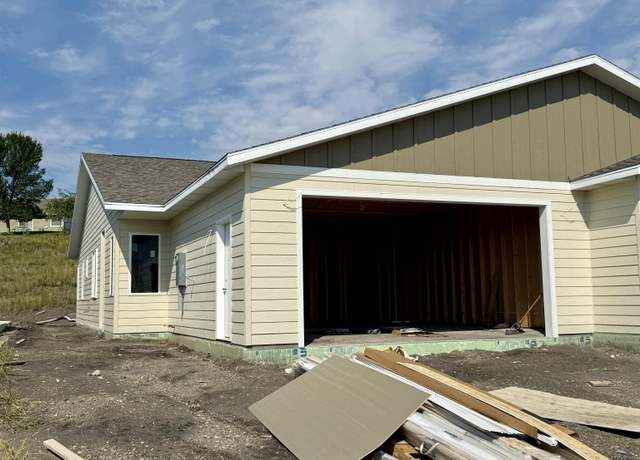 Property at 2605 Hennessy Dr, Rapid City, SD 57701, 2 beds, 2 baths