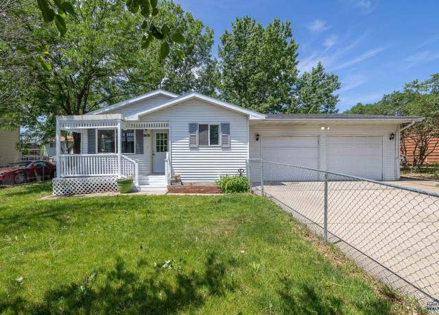 Property at 2439 Sprucewood St, Rapid City, SD 57703, 4 beds, 2 baths