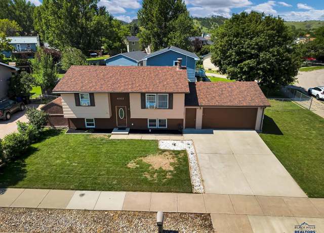 Property at 4011 Chief Dr, Rapid City, SD 57701, 3 beds, 2 baths