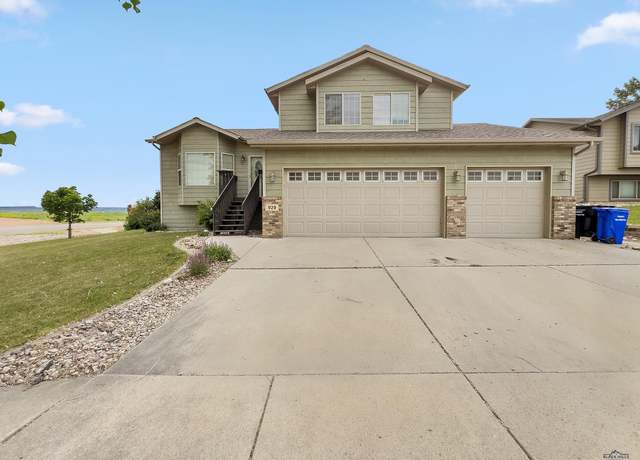 Property at 929 Missoula St, Rapid City, SD 57703, 4 beds, 3.5 baths