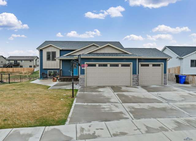 Property at 701 Haakon St, Rapid City, SD 57703, 3 beds, 3 baths