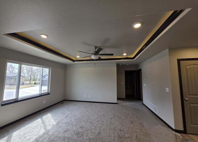 Property at 4071 Altor Ln, Rapid City, SD 57703, 3 beds, 2 baths