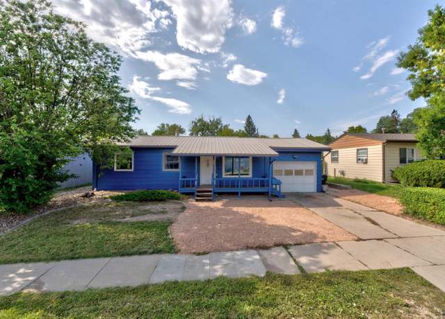 Property at 325 E Anamosa St, Rapid City, SD 57701, 3 beds, 1 bath