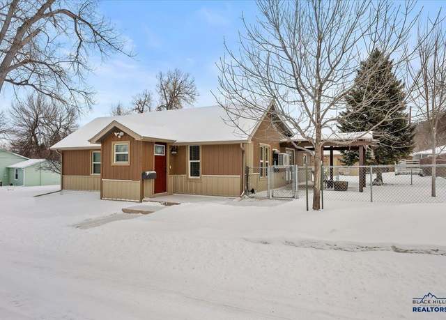 Property at 1820 Pine St, Sturgis, SD 57785, 2 beds, 1.5 baths