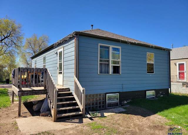 Property at 217 E Monroe St, Rapid City, SD 57701, 4 beds, 2 baths