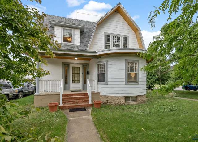 Property at 1016 West Blvd, Rapid City, SD 57701, 4 beds, 3.5 baths