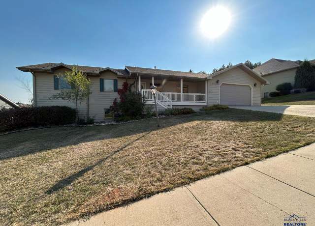 Property at 5211 Chateaux Ridge Ct, Rapid City, SD 57702, 3 beds, 2 baths