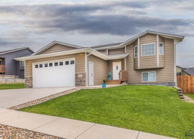 Property at 623 Braelynn Ln, Rapid City, SD 57703, 4 beds, 3 baths