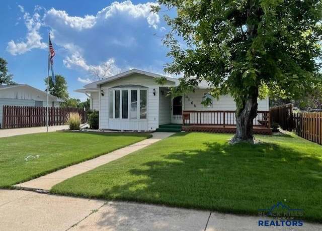 Property at 4565 Wentworth Dr, Rapid City, SD 57702, 4 beds, 2 baths
