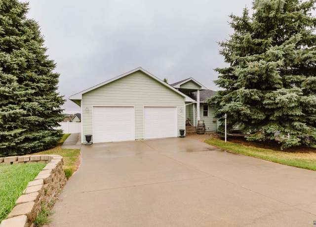 Property at 8250 Countryside Blvd, Rapid City, SD 57702, 3 beds, 2.5 baths