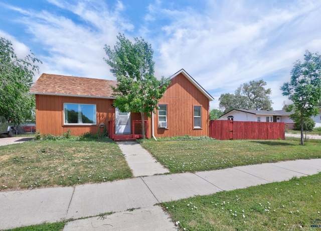 Property at 242 Anamosa St, Rapid City, SD 57701, 2 beds, 1 bath