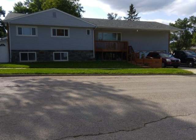 Property at 2501 Prairie Ave, Rapid City, SD 57701, 5 beds, 2 baths
