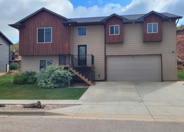 Property at 5816 Harper Ct, Rapid City, SD 57702, 4 beds, 3 baths