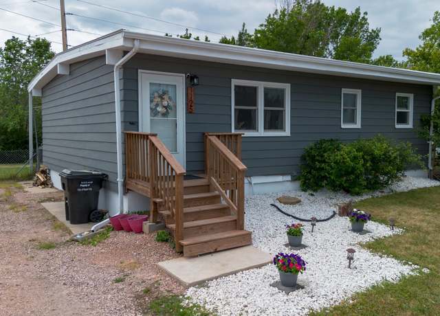 Property at 1125 E St Francis St, Rapid City, SD 57701, 3 beds, 1 bath