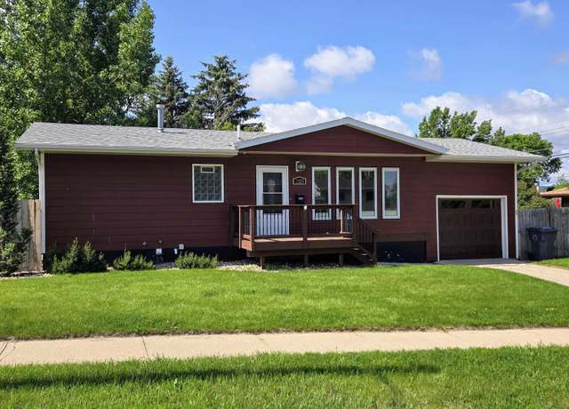 Property at 2125 Arroyo Dr, Rapid City, SD 57702, 3 beds, 2 baths