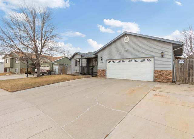 Property at 3341 Wesson Rd, Rapid City, SD 57703, 5 beds, 3 baths
