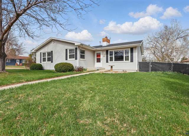 Property at 1614 Space Ave, Rapid City, SD 57701, 3 beds, 2 baths